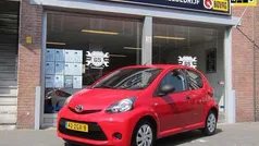 Rood Gebruikt 2012 Toyota Aygo Hatchback | € 4.250 (Eerlijke prijs)