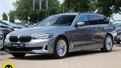 Grijs, metallic lak Gebruikt 2022 BMW 530e Executive Stationwagen | € 38.945 (Super prijs)