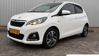Wit Occasion 2021 Peugeot 108 Allure Hatchback | € 11.395 (Eerlijke prijs)