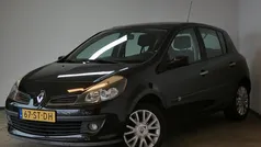 Zwart Gebruikt 2006 Renault Clio II Dynamique Hatchback | € 2.950 (Eerlijke prijs)