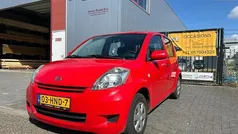 Rood Gebruikt 2009 Daihatsu Sirion Hatchback | € 1.799 (Eerlijke prijs)