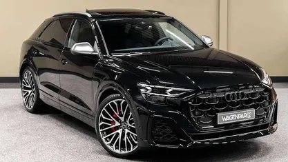 Zwart Occasion 2024 Audi Q8 Ambiente SUV | € 107.495 (Eerlijke prijs)