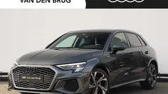 Grijs Gebruikt 2023 Audi A3 Sportback e-tron S-Line Sedan | € 33.800 (Eerlijke prijs)