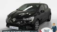 Gebruikt 2022 Renault Clio V Equilibre Hatchback | € 15.935 (Eerlijke prijs)