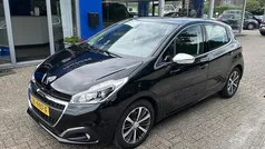 Zwart Gebruikt 2019 Peugeot 208 Allure Hatchback | € 13.250 (Goede deal)