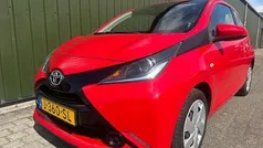 Rood Gebruikt 2017 Toyota Aygo Hatchback | € 7.499 (Goede deal)