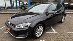 Zwart Gebruikt 2016 VW Golf VII Hatchback | € 12.895 (Eerlijke prijs)