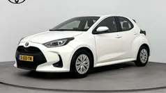 Wit Gebruikt 2023 Toyota Yaris Hybrid Active Hatchback | € 22.445 (Eerlijke prijs)