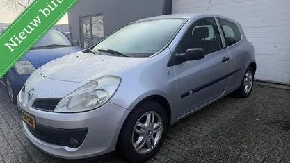 Grijs Occasion 2007 Renault Clio II Extreme Hatchback | € 1.749 (Eerlijke prijs)