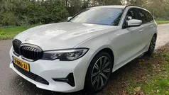 Wit Gebruikt 2020 BMW 318 Executive Stationwagen | € 14.950 (Super prijs)
