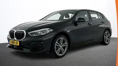 Zwart Gebruikt 2023 BMW 118 Basis Hatchback | € 25.790 (Goede deal)