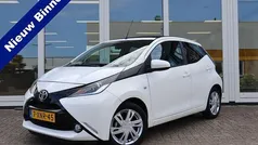 Wit Gebruikt 2014 Toyota Aygo X-wave Hatchback | € 7.750 (Eerlijke prijs)