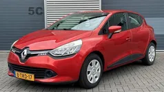 Rood Gebruikt 2014 Renault Clio IV Expression Hatchback | € 4.450 (Eerlijke prijs)
