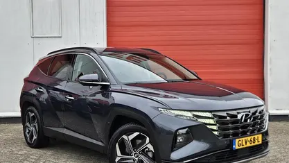 Grijs, metallic lak Gebruikt 2023 Hyundai Tucson Comfort SUV | € 32.950 (Eerlijke prijs)