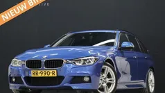 Blauw, metallic lak Gebruikt 2018 BMW 320 M Sport Stationwagen | € 20.740 (Goede deal)