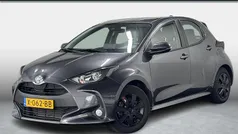 Grijs Gebruikt 2023 Toyota Yaris Hybrid Active Hatchback | € 21.950 (Eerlijke prijs)