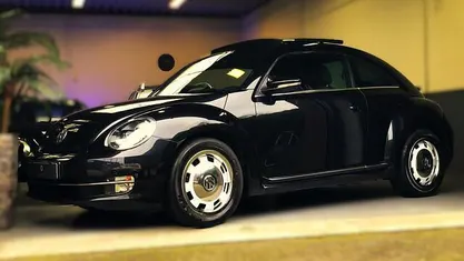 Zwart (metallic) Gebruikt 2012 VW Beetle Sport Hatchback | € 7.999 (Eerlijke prijs)