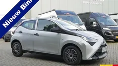 Zilver Gebruikt 2021 Toyota Aygo Hatchback | € 10.945 (Eerlijke prijs)