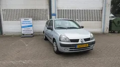 Gebruikt 2001 Renault Clio II Authentique Hatchback | € 995 (Eerlijke prijs)