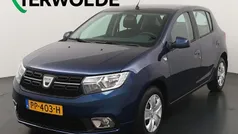 Blauw Gebruikt 2017 Dacia Sandero Lauréate Hatchback | € 9.845 (Eerlijke prijs)