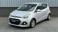 Grijs, metallic lak Gebruikt 2015 Hyundai i10 Comfort Hatchback | € 5.699 (Eerlijke prijs)