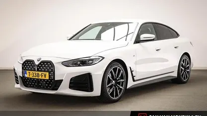 Wit Gebruikt 2023 BMW 420 M Sport Coupé | € 45.095 (Eerlijke prijs)