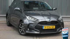 Grijs Gebruikt 2023 Toyota Yaris Hybrid Hatchback | € 22.950 (Eerlijke prijs)