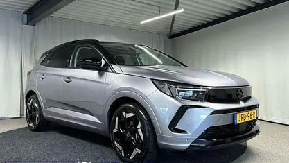 Grijs Occasion 2023 Opel Grandland X GSe SUV | € 28.645 (Eerlijke prijs)