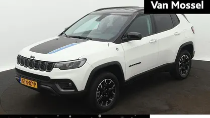 Wit Occasion 2023 Jeep Compass Trailhawk SUV | € 26.440 (Eerlijke prijs)
