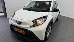 Gebruikt 2022 Toyota Aygo Play Hatchback | € 16.450 (Eerlijke prijs)