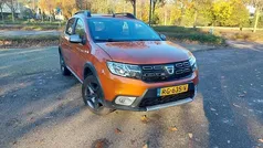 Oranje Gebruikt 2017 Dacia Sandero Stepway Hatchback | € 6.400 (Goede deal)