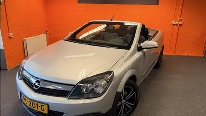 Grijs (metallic) Gebruikt 2008 Opel Astra Cabriolet Enjoy Cabriolet | € 2.950 (Eerlijke prijs)