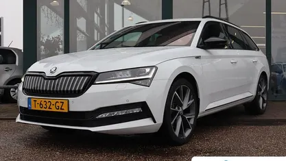 Occasion 2023 Skoda Superb Business Line Stationwagen | € 35.395 (Eerlijke prijs)