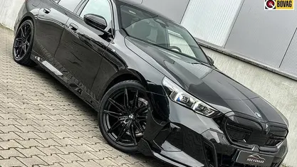 Gebruikt 2025 BMW 520 Performance Sedan | € 64.999 (Eerlijke prijs)