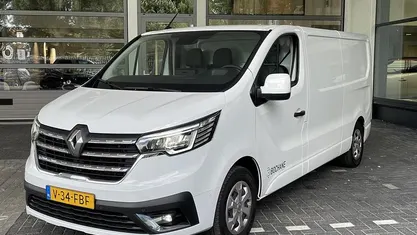 Wit Occasion 2024 Renault Trafic MPV | € 33.357 (Eerlijke prijs)