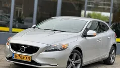 Grijs Gebruikt 2017 Volvo V40 Momentum Stationwagen | € 14.000 (Super prijs)