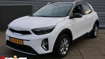 Gebruikt 2023 Kia Stonic SUV | € 20.450 (Eerlijke prijs)