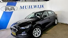 Zwart Gebruikt 2022 Seat Leon Reference Hatchback | € 17.900 (Eerlijke prijs)