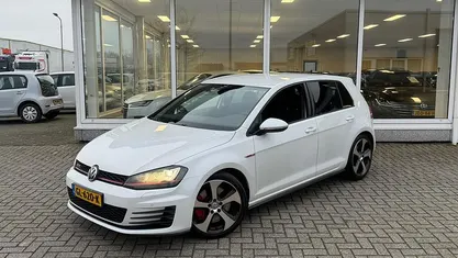 Hatchback Gebruikt 2015 VW Golf VII GTI Hatchback | € 15.950 (Eerlijke prijs)