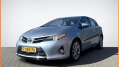 Blauw Gebruikt 2013 Toyota Auris Hybrid Hatchback | € 13.279 (Eerlijke prijs)