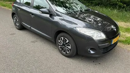 Grijs Gebruikt 2011 Renault Mégane III Expression Hatchback | € 2.950 (Goede deal)