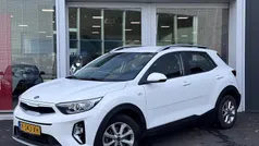 (ud) clear white s Gebruikt 2021 Kia Stonic Air SUV | € 16.900 (Eerlijke prijs)