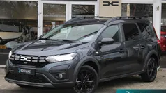 Grijs Gebruikt 2023 Dacia Jogger Extreme MPV | € 19.495 (Eerlijke prijs)