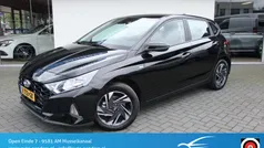 Zwart Gebruikt 2024 Hyundai i20 Comfort Hatchback | € 20.995 (Eerlijke prijs)