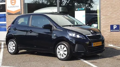 Gebruikt 2022 Peugeot 108 Premium Hatchback | € 10.400 (Eerlijke prijs)