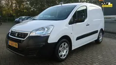 Wit Gebruikt 2017 Peugeot Partner S MPV | € 6.450 (Eerlijke prijs)