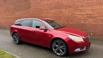 Occasion Opel Insignia Edition 220 PK (161 kW) 2010 Rood Stationwagen