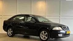 Zwart Gebruikt 2005 Skoda Octavia Elegance Hatchback | € 1.950 (Eerlijke prijs)