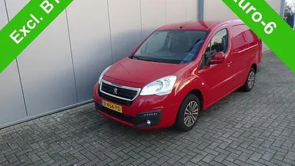 Occasion Peugeot Partner 101 PK (74 kW) 2017 Rood MPV