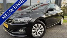 Zwart (metallic) Gebruikt 2021 VW Polo Comfortline Hatchback | € 13.950 (Eerlijke prijs)